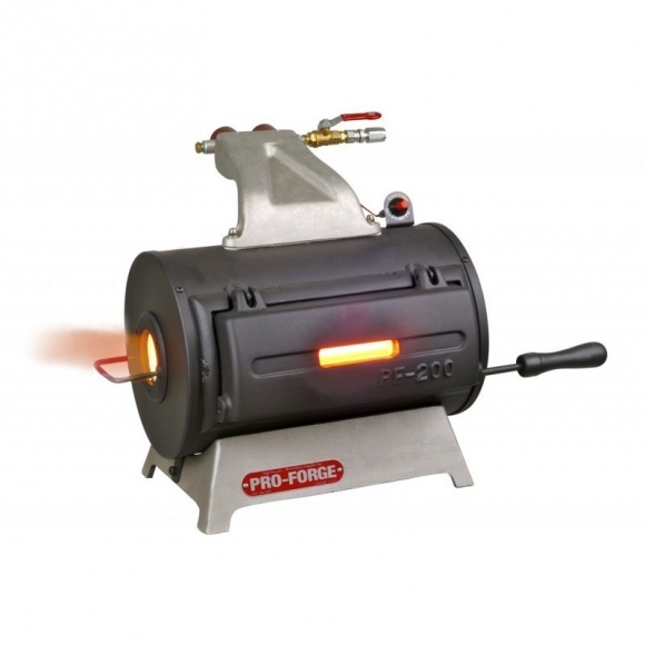 MUSTAD  PRO FORGE 200 kohó Két égőfejes , piezoelektromos gyújtással, szabályozóval és manométerr