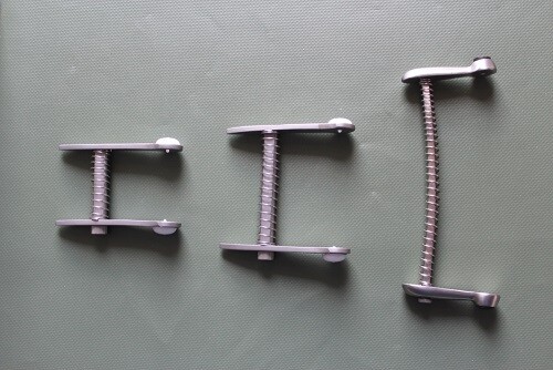 Szájterpesztő Kutya 16 Cm